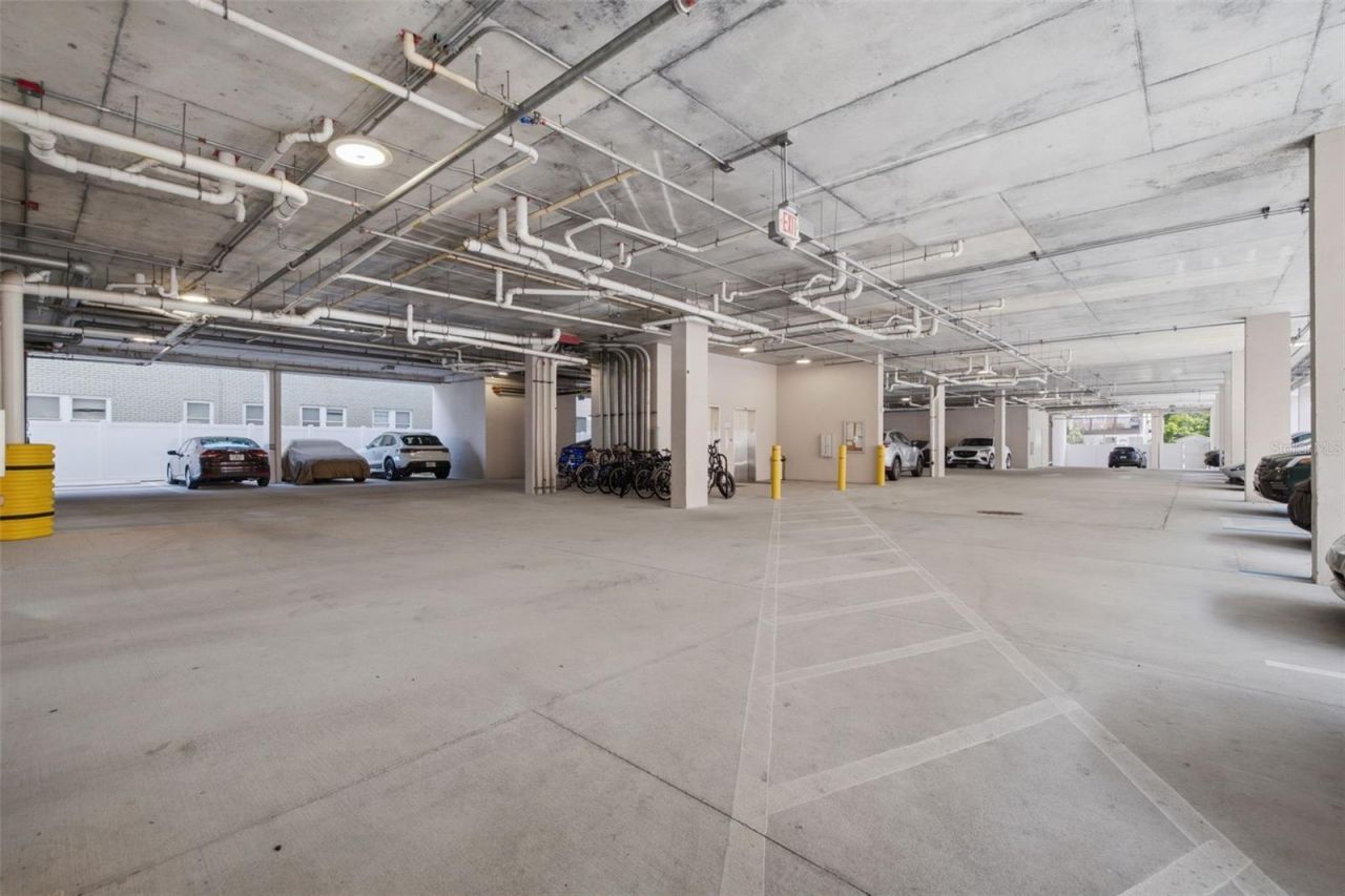 644 3rd Avenue S, Unit 403, Saint Petersburg, FL 33701 Photo