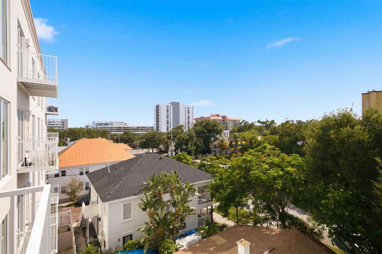 644 3rd Avenue S, Unit 403, Saint Petersburg, FL 33701 Photo