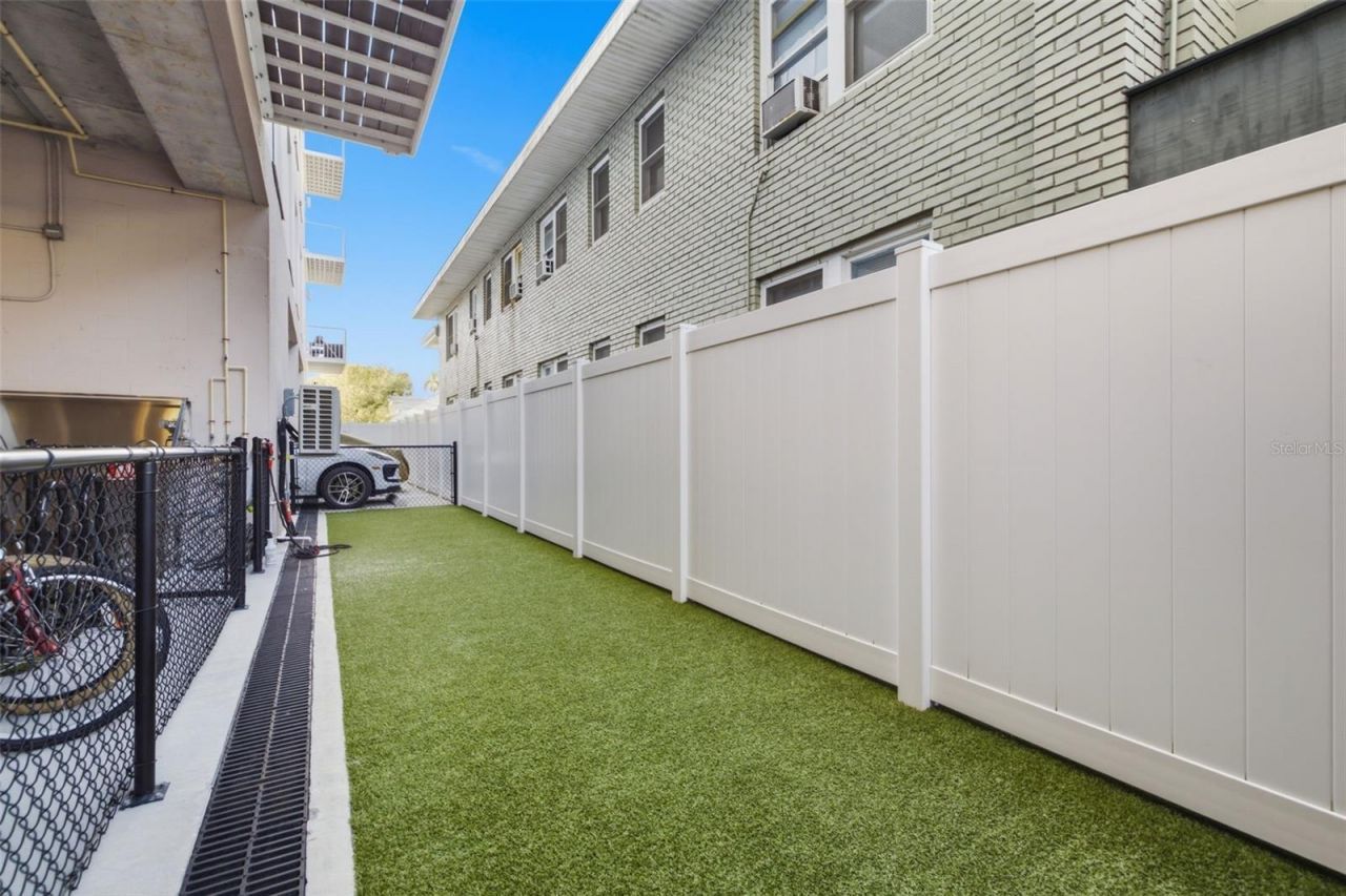 644 3rd Avenue S, Unit 403, Saint Petersburg, FL 33701 Photo