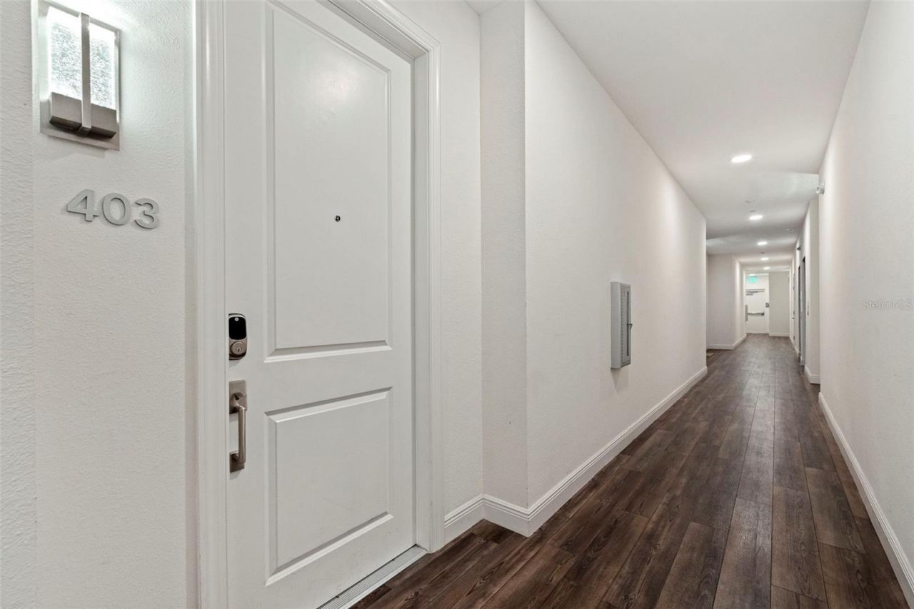 644 3rd Avenue S, Unit 403, Saint Petersburg, FL 33701 Photo