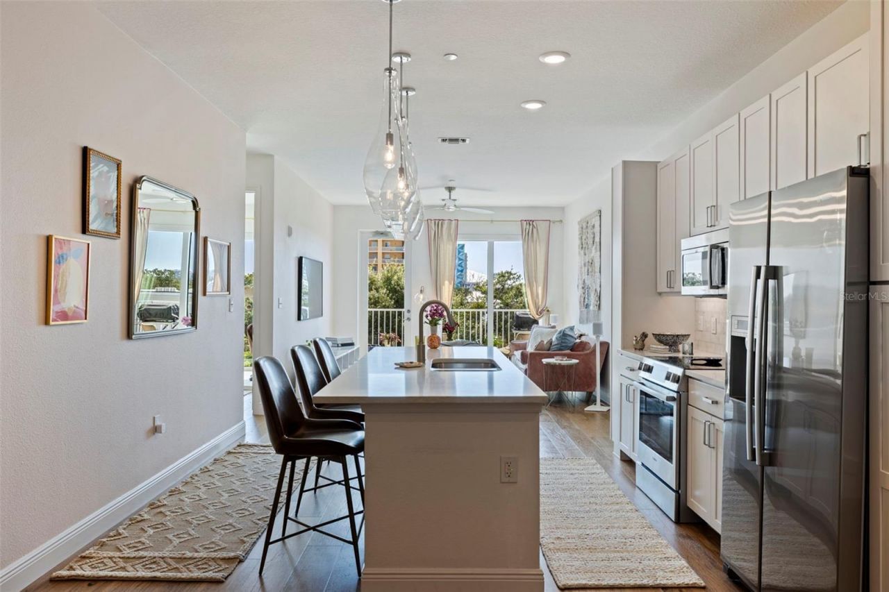 644 3rd Avenue S, Unit 403, Saint Petersburg, FL 33701 Photo