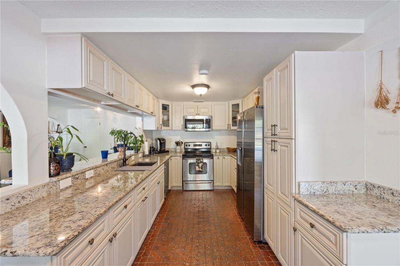 403 Weeburn Road, Temple Terrace, FL 33617 Photo
