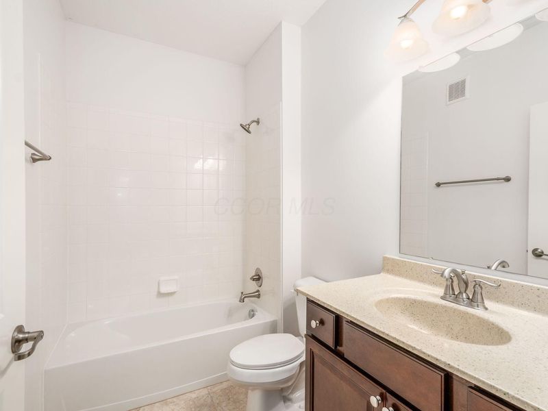 3637 Birkland Circle , Lewis Center, OH 43035 Photo 13