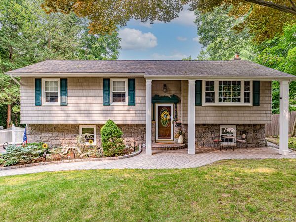 41 Oak Street , Smithtown, NY 11787