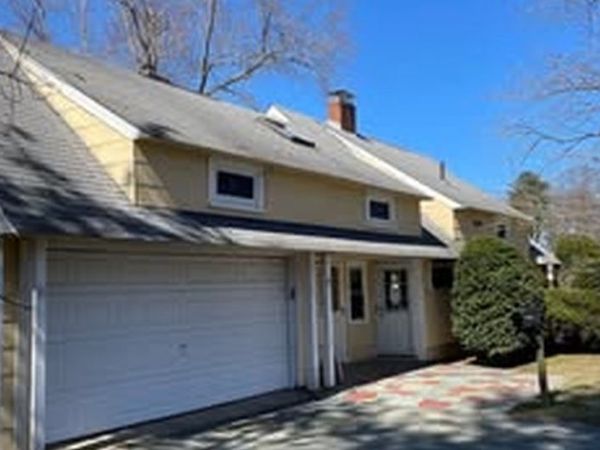 4 Hardwick Rd, Natick, MA 01760