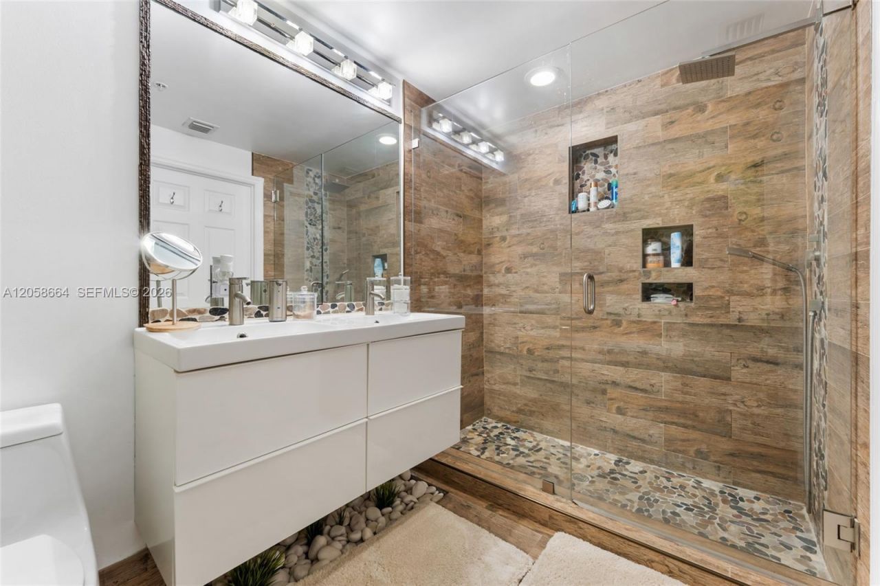 140 S Dixie Hwy , Unit 725, Hollywood, FL 33020 Photo