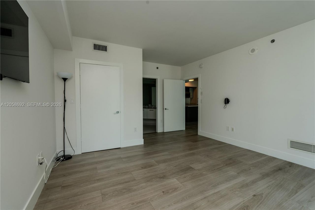 500 Brickell Ave, Unit 1407, Miami, FL 33131 Photo