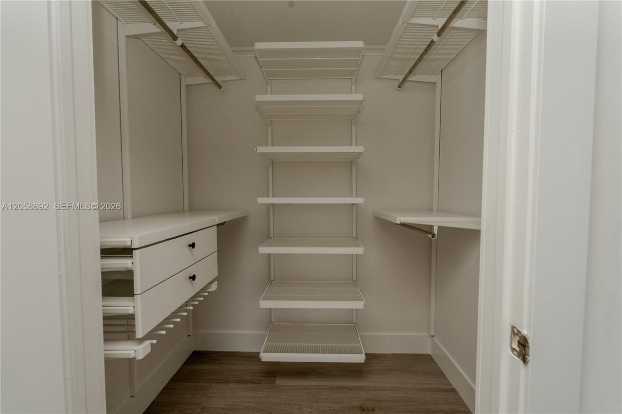 500 Brickell Ave, Unit 1407, Miami, FL 33131 Photo