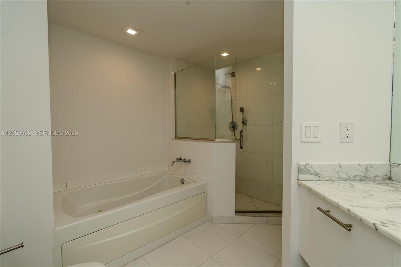 500 Brickell Ave, Unit 1407, Miami, FL 33131 Photo