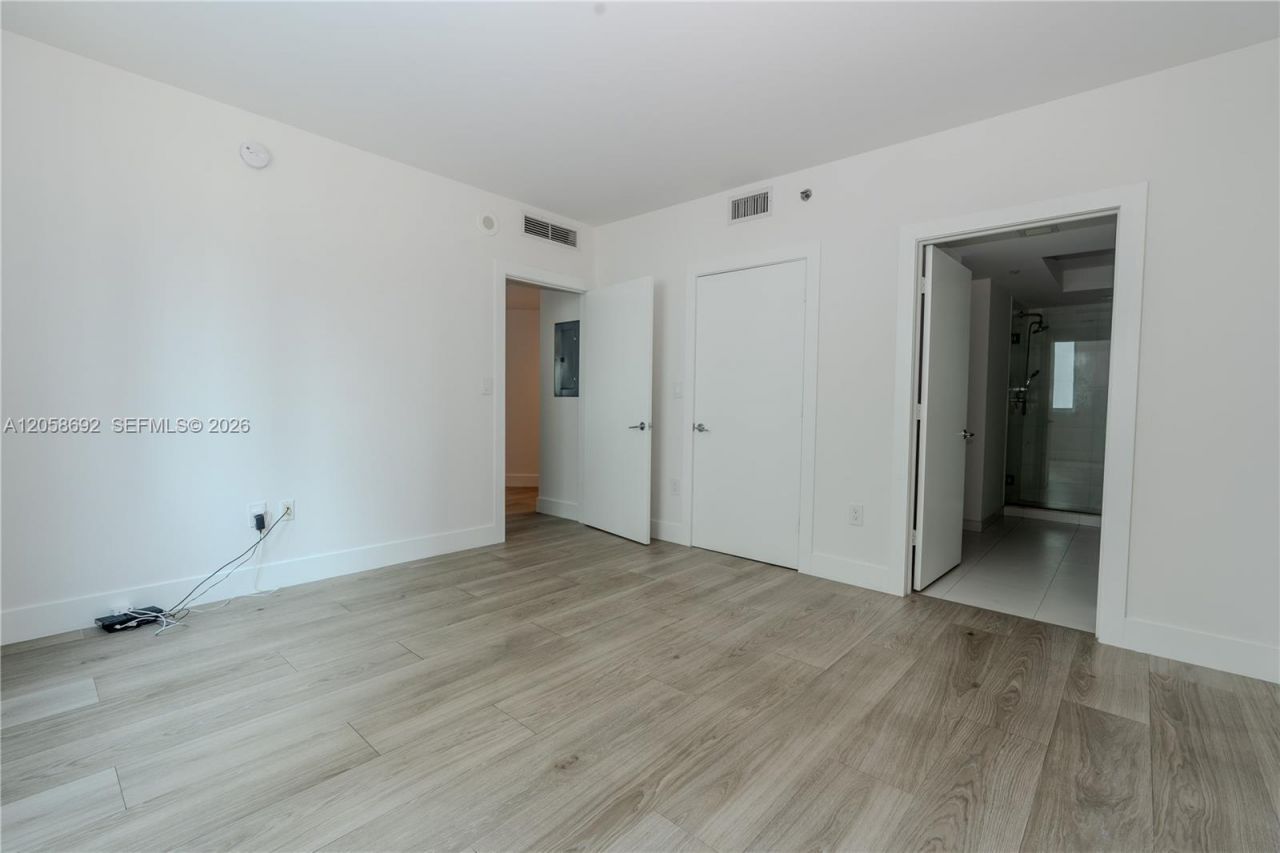 500 Brickell Ave, Unit 1407, Miami, FL 33131 Photo