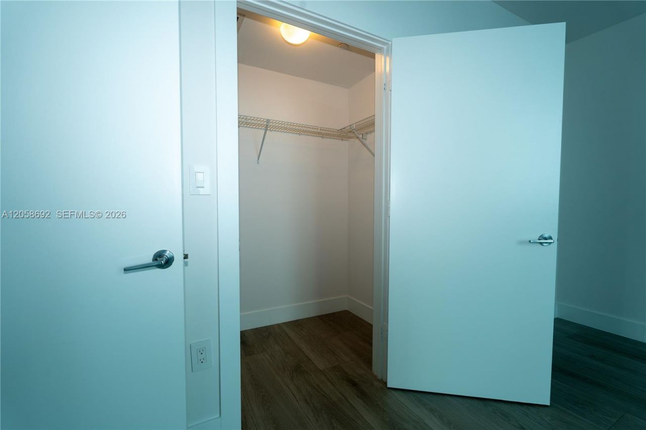 500 Brickell Ave, Unit 1407, Miami, FL 33131 Photo