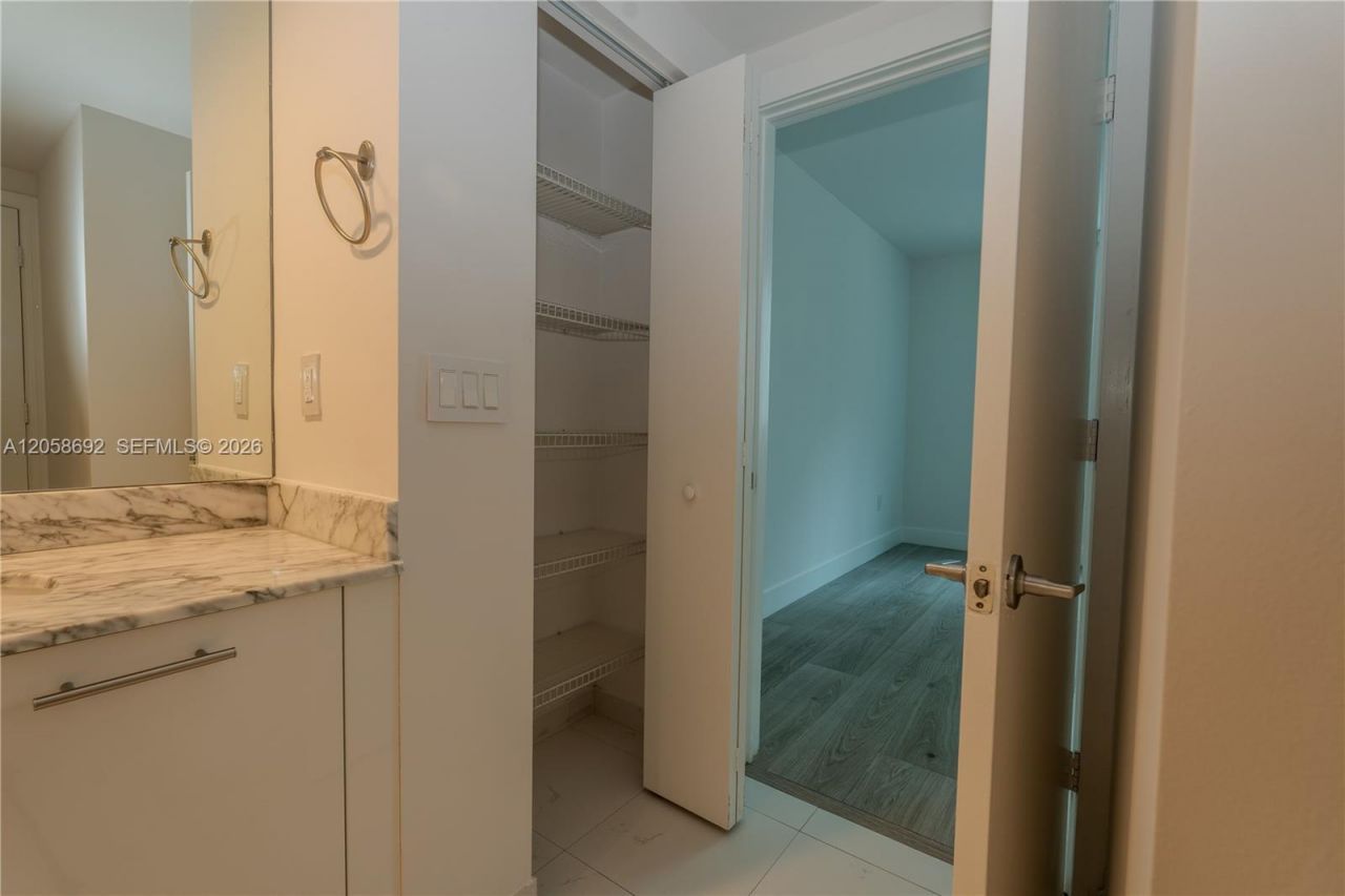 500 Brickell Ave, Unit 1407, Miami, FL 33131 Photo