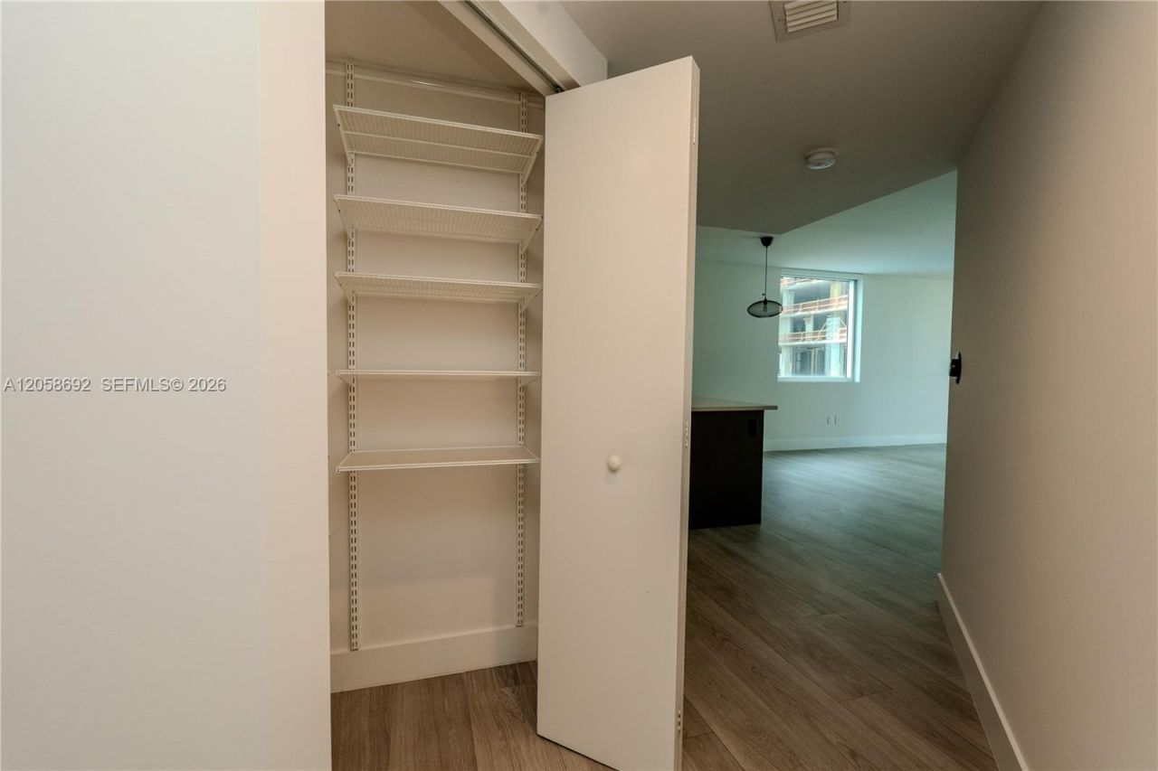 500 Brickell Ave, Unit 1407, Miami, FL 33131 Photo