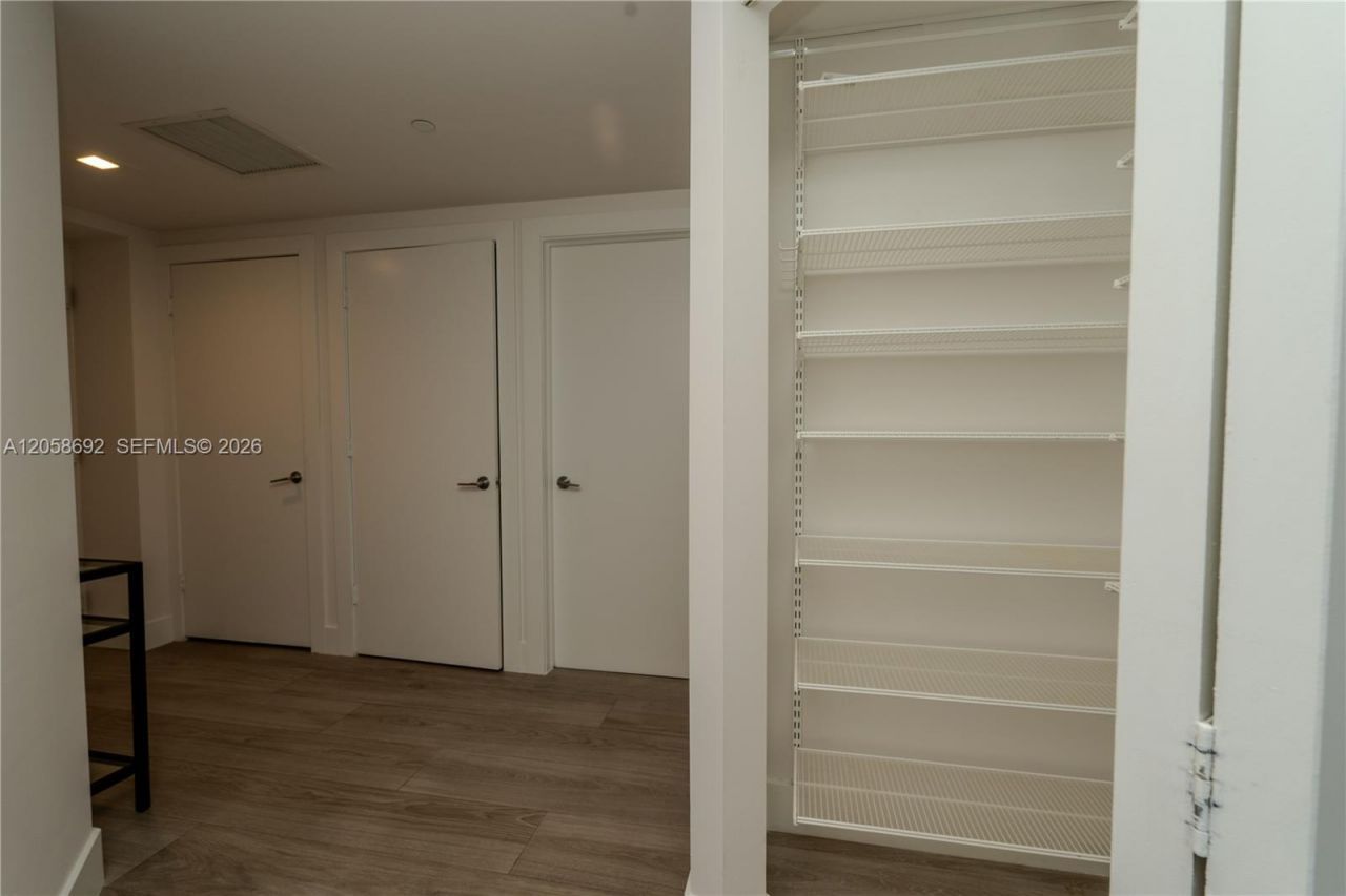 500 Brickell Ave, Unit 1407, Miami, FL 33131 Photo