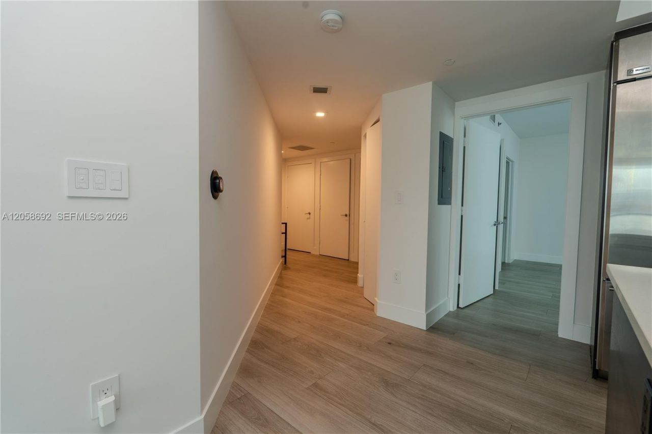 500 Brickell Ave, Unit 1407, Miami, FL 33131 Photo