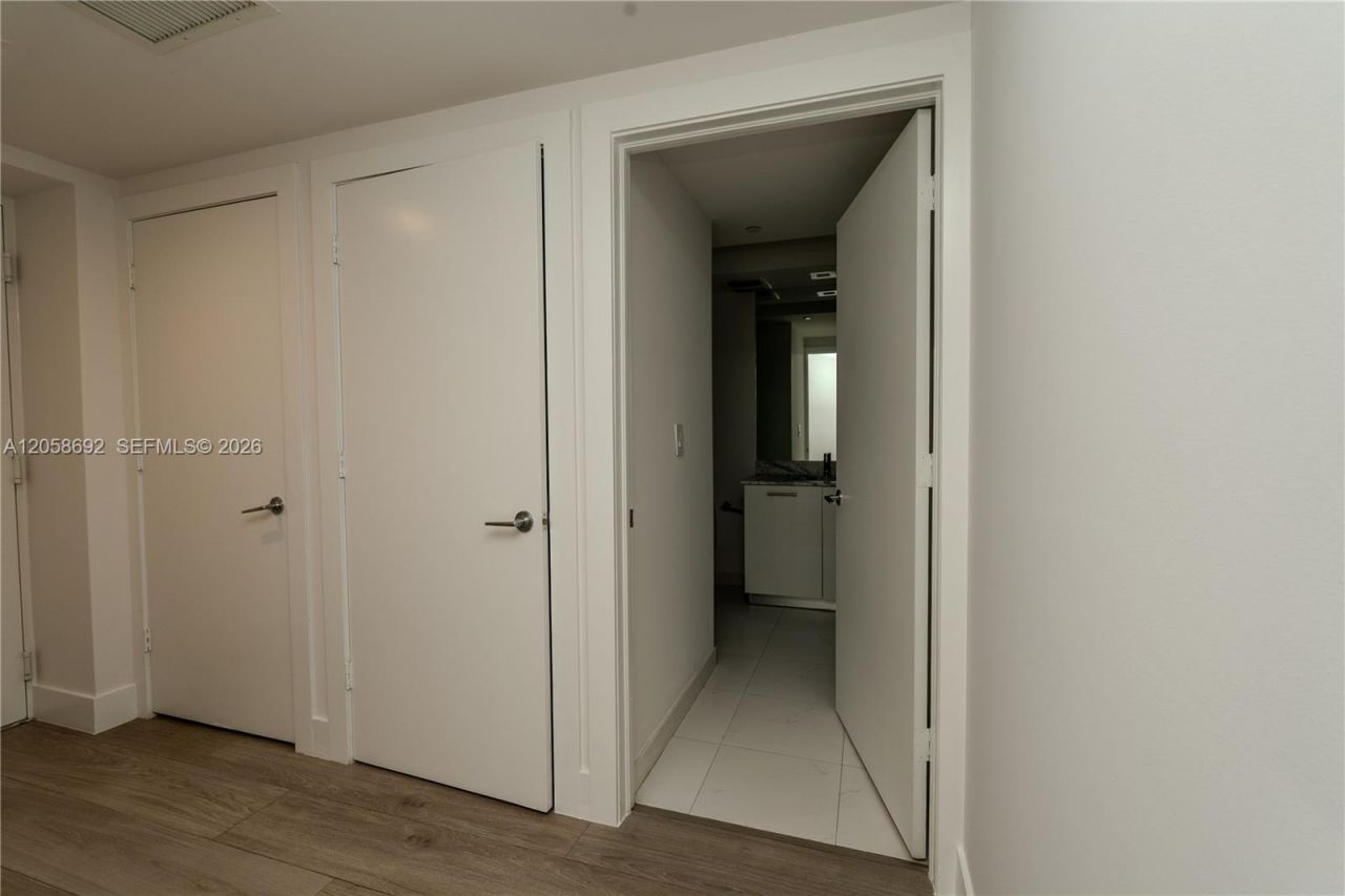 500 Brickell Ave, Unit 1407, Miami, FL 33131 Photo