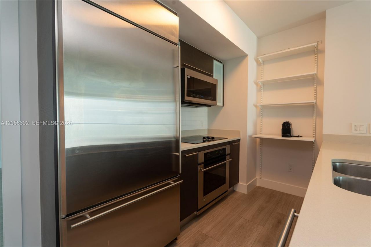500 Brickell Ave, Unit 1407, Miami, FL 33131 Photo