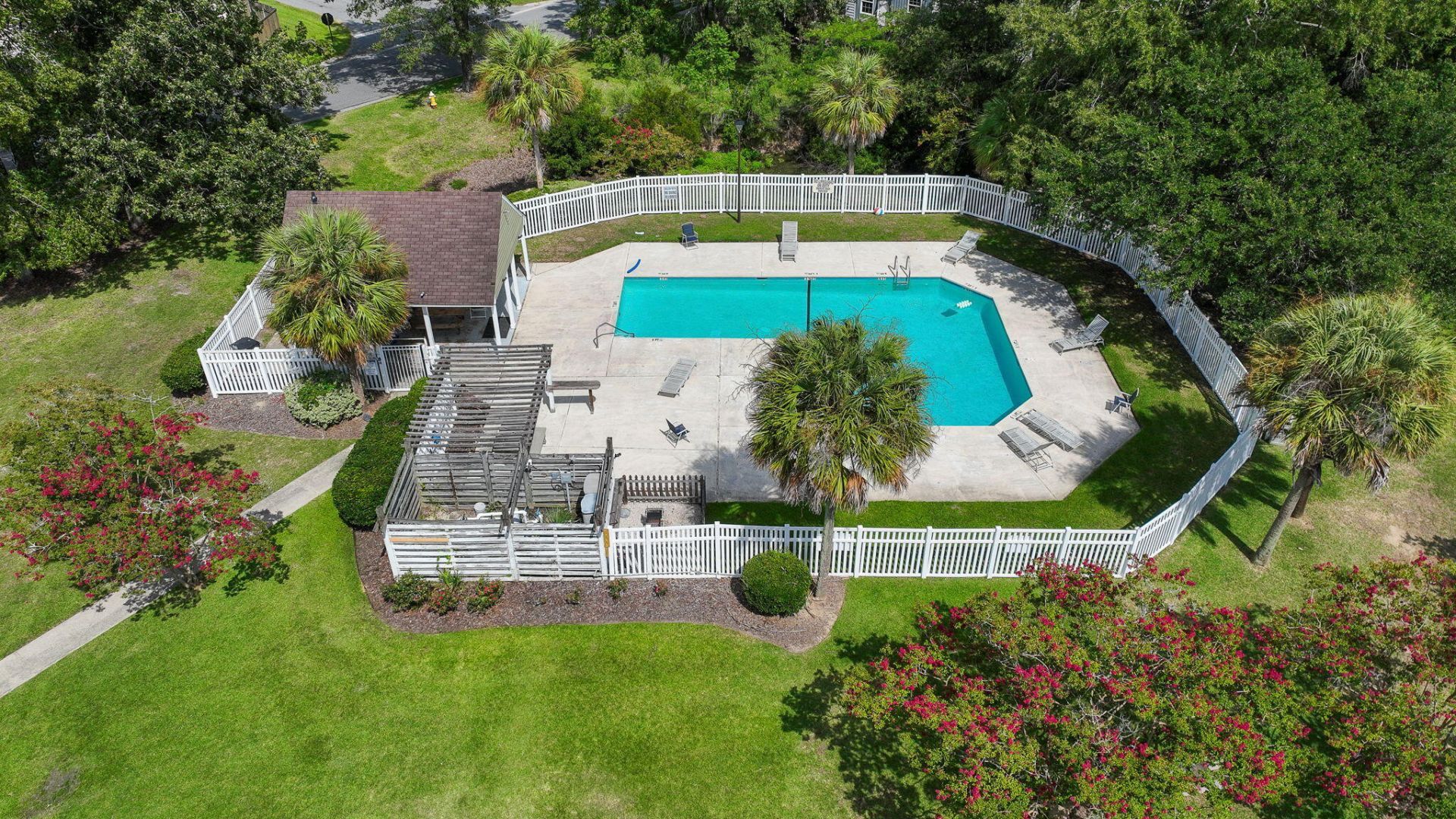 8544 Brookforest Drive Photo 35
