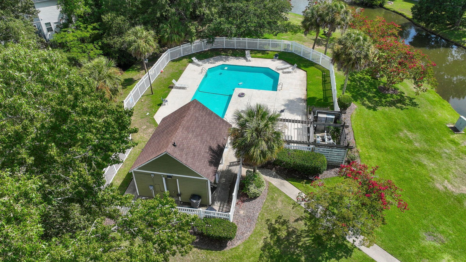 8544 Brookforest Drive Photo 36