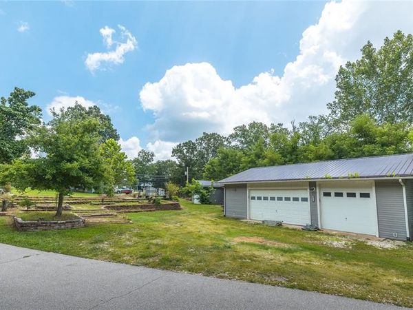 1726 Sanders Road, Waynesville, MO 65583