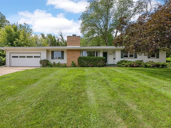 3813 Tomahawk Trail SE, Cedar Rapids, IA 52403