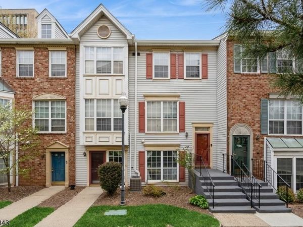 43 Howard Ct, Newark, NJ 07103