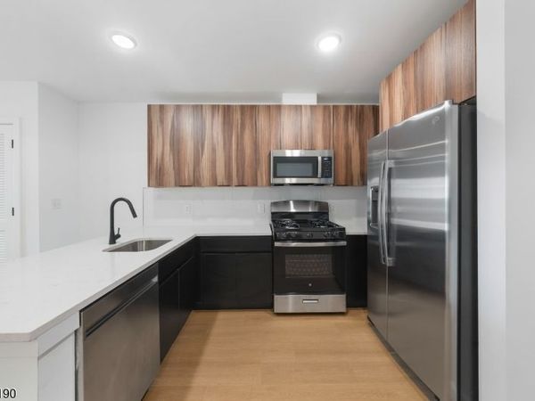 768 Bergen St, Unit 4C, Newark, NJ 07108