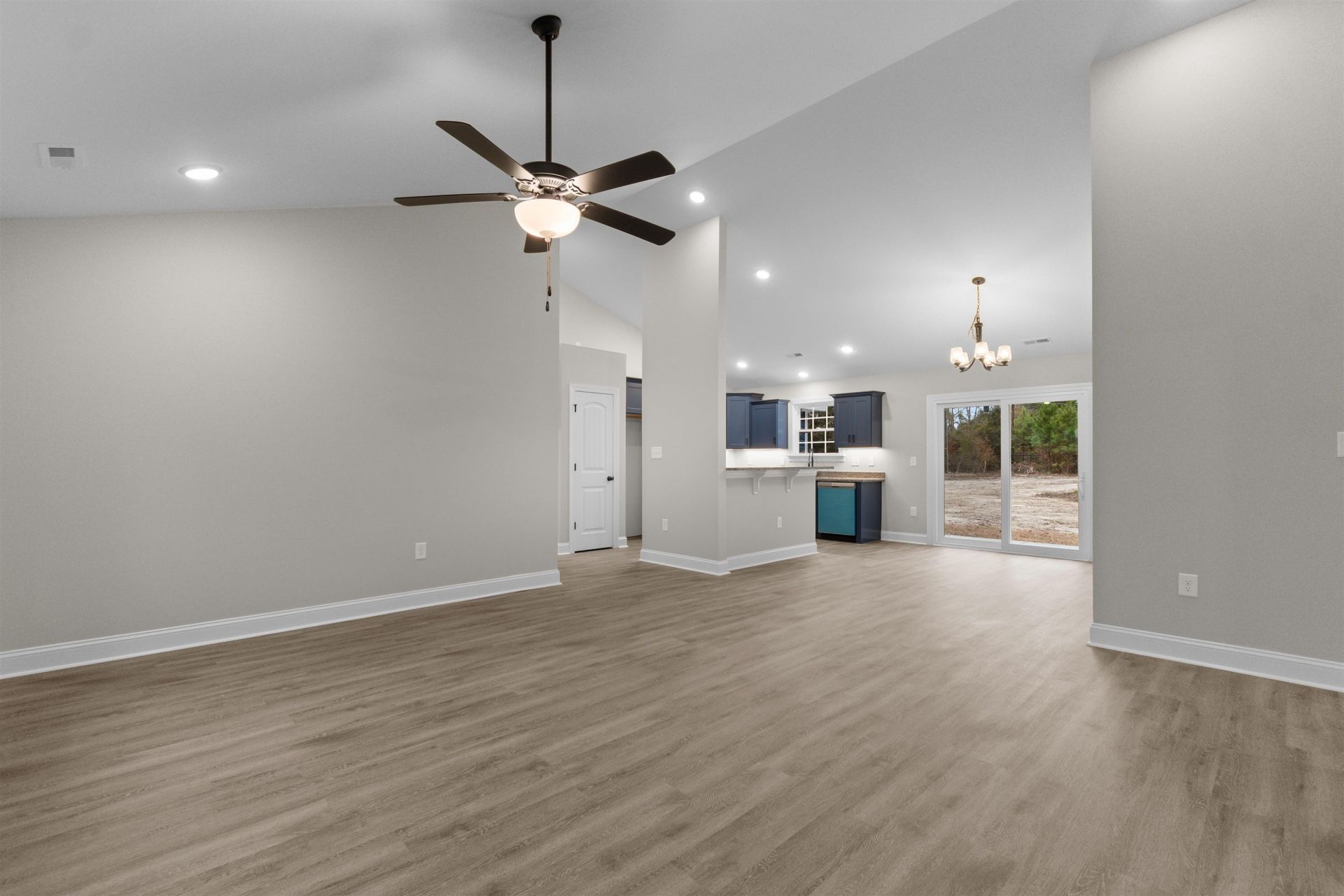 1391 Justice Loop  Photo 11