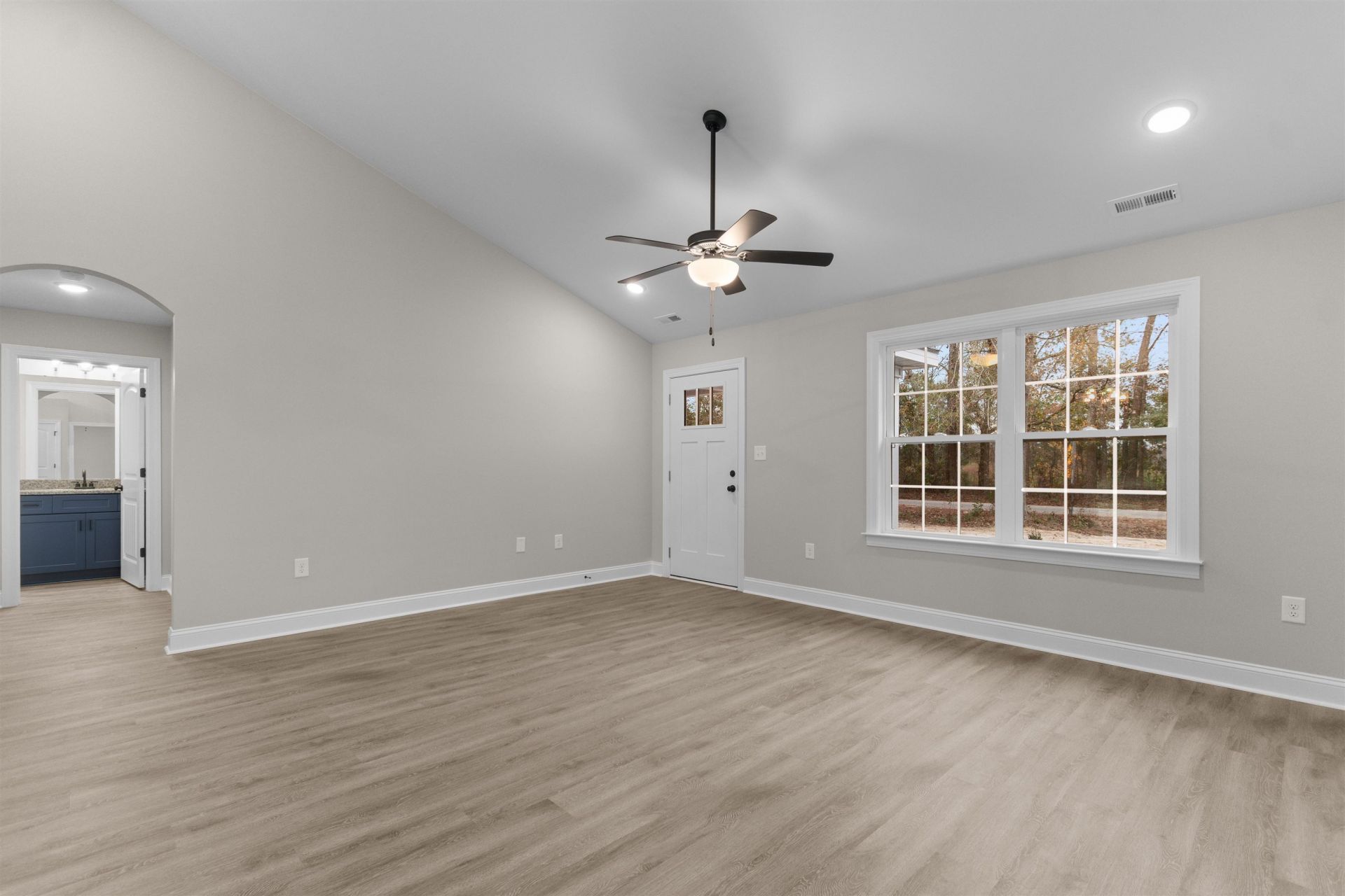 1391 Justice Loop  Photo 12