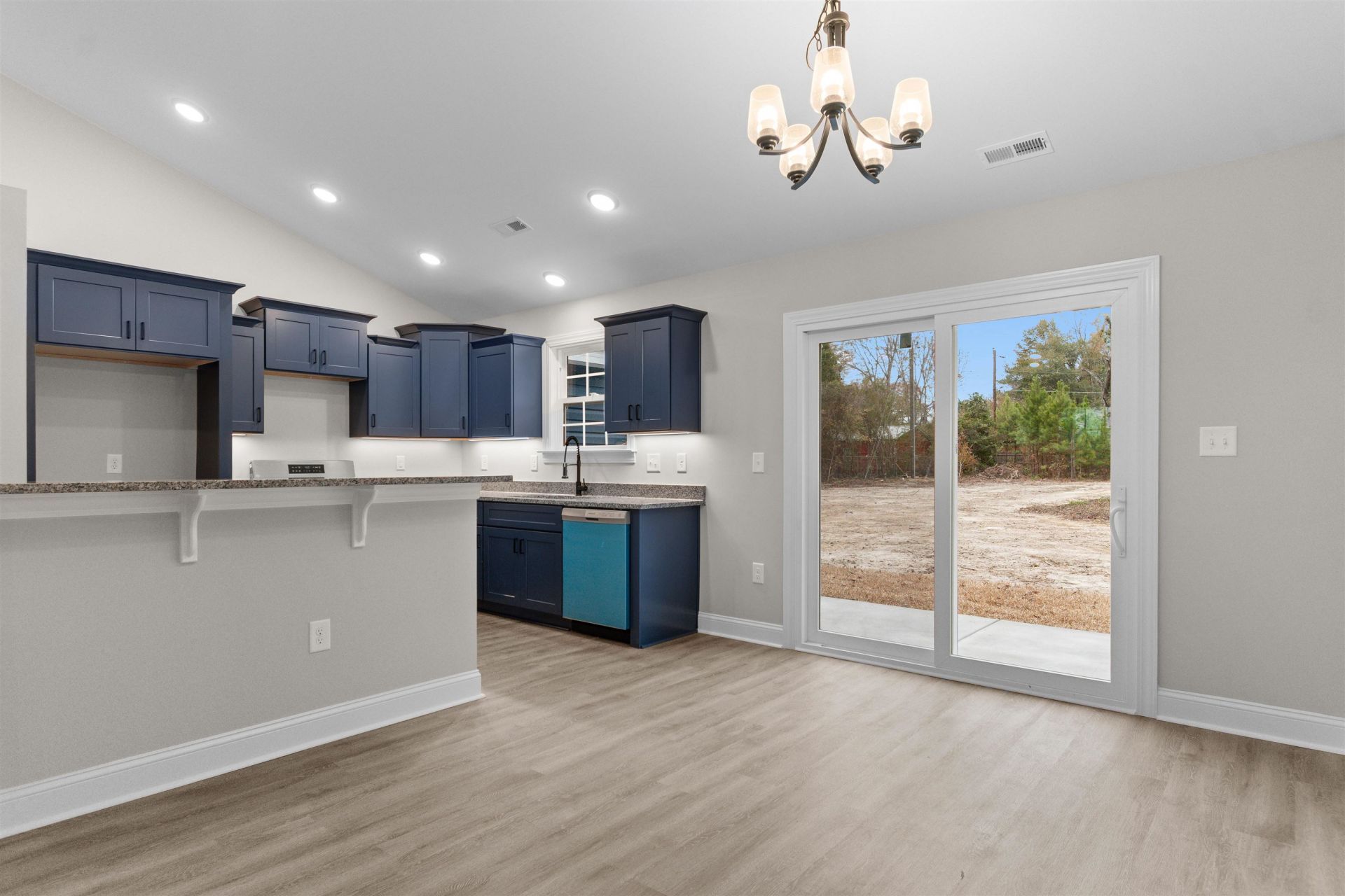 1391 Justice Loop  Photo 9
