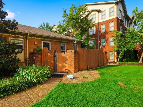 3110 W End Cir , Unit 16, Nashville, TN 37203