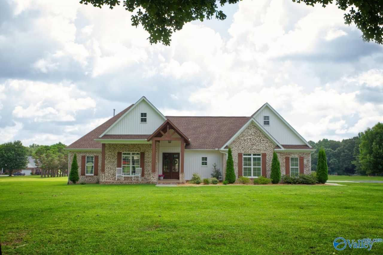 1140 County Road 449, Town Creek, AL 35672 Main Photo