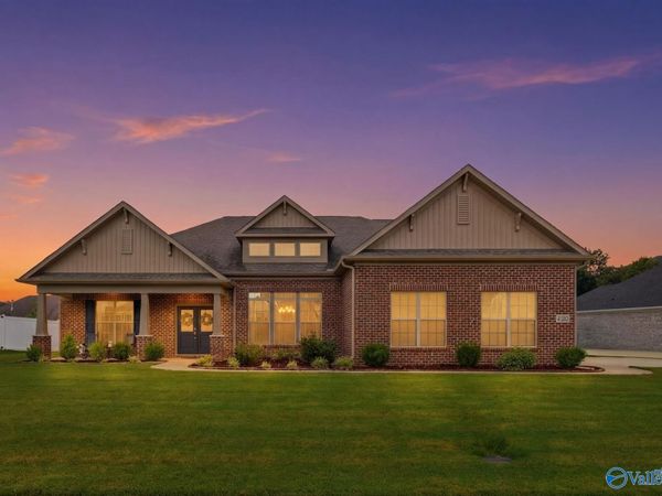 4506 Waverly Court SE, Owens Cross Roads, AL 35763