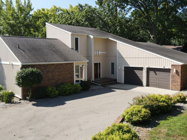 61583 Raintree Boulevard, Sturgis, MI 49091