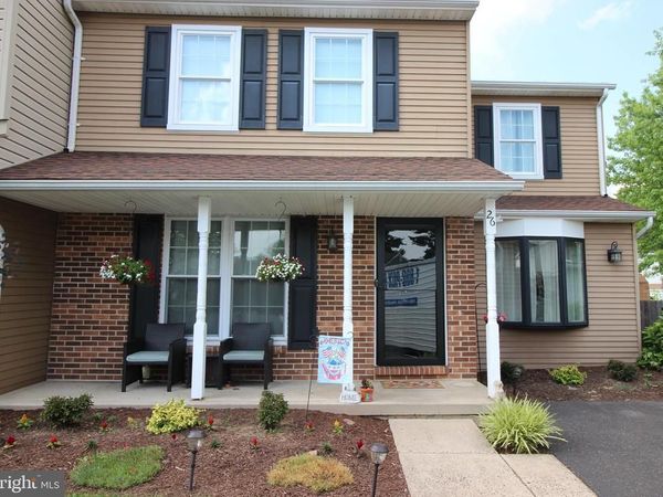 26 STEEPLECHASE CIRCLE, HORSHAM, PA 19044