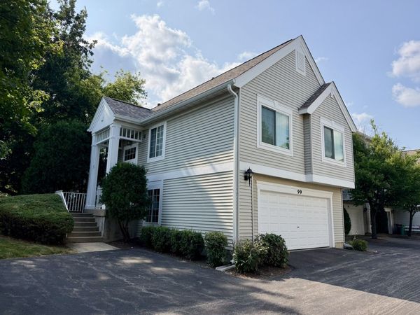 99 Cantal Court , Wheeling, IL 60090