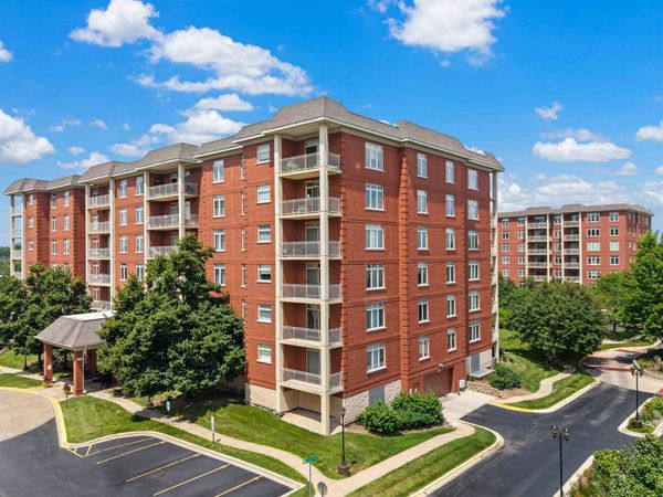 8400 Callie Street, Unit 611, Morton Grove, IL 60053