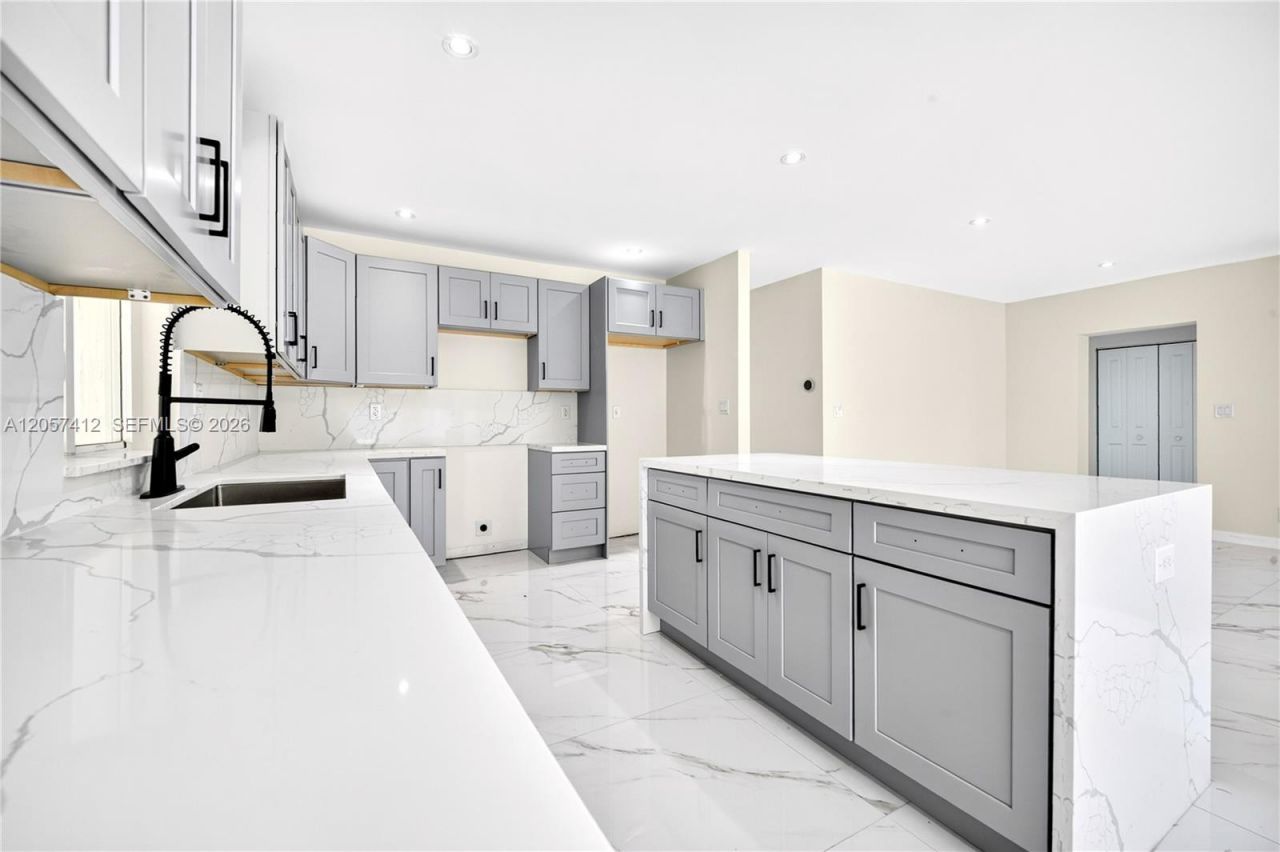 5715 Jackson St , Hollywood, FL 33023 Photo