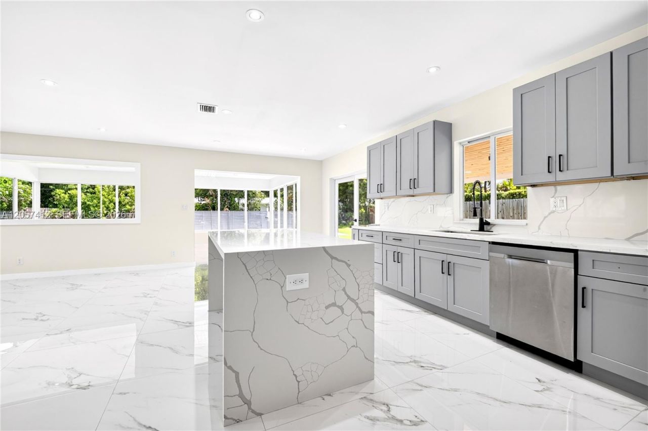 5715 Jackson St , Hollywood, FL 33023 Photo