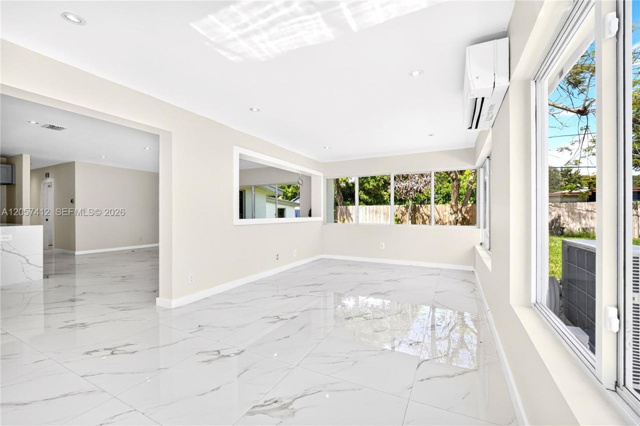 5715 Jackson St , Hollywood, FL 33023 Photo