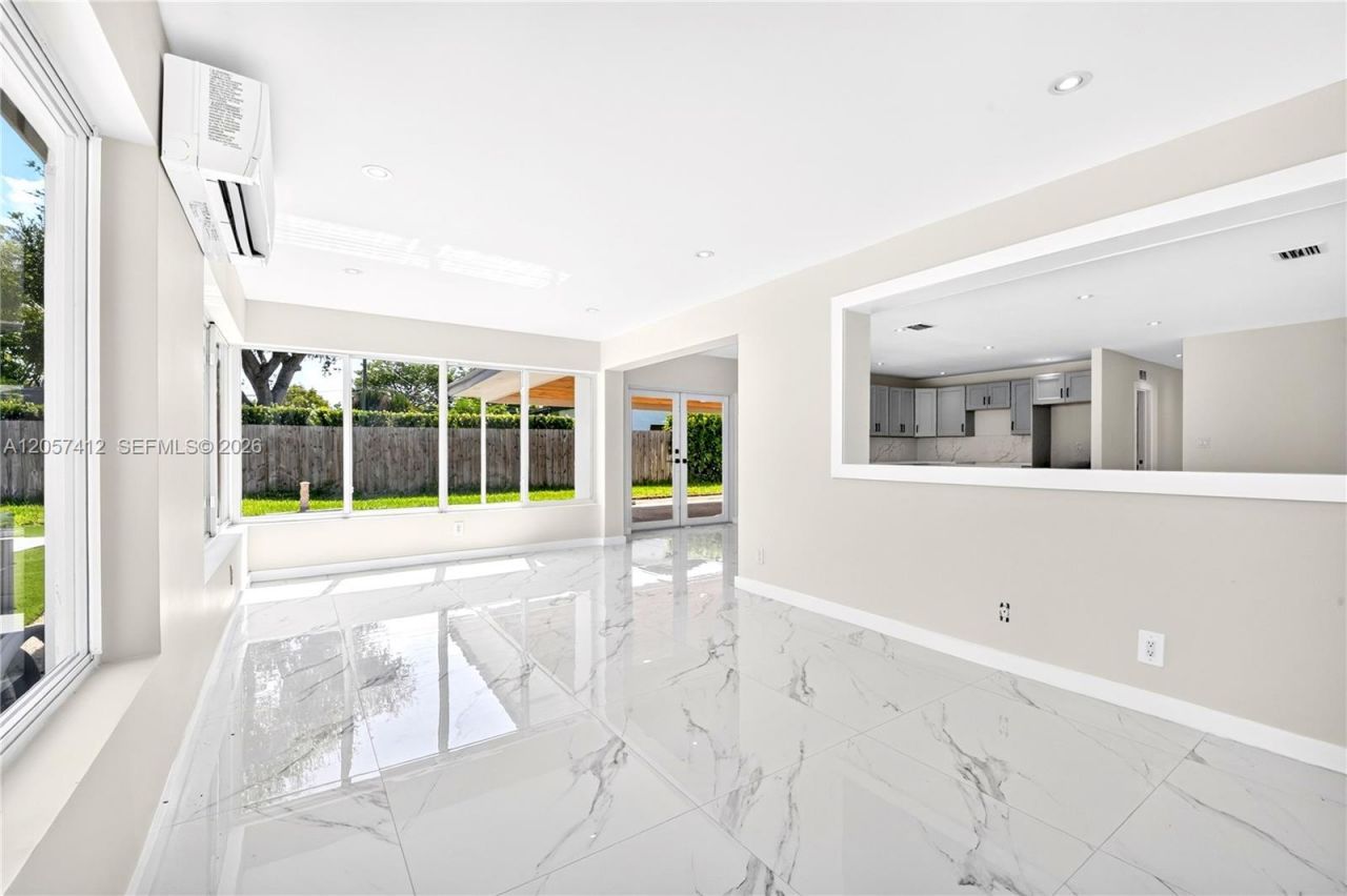 5715 Jackson St , Hollywood, FL 33023 Photo
