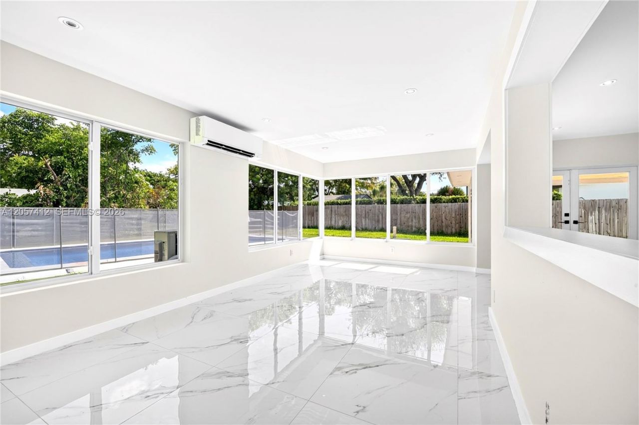 5715 Jackson St , Hollywood, FL 33023 Photo