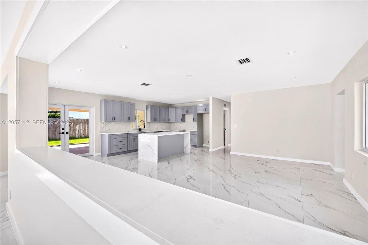 5715 Jackson St , Hollywood, FL 33023 Photo