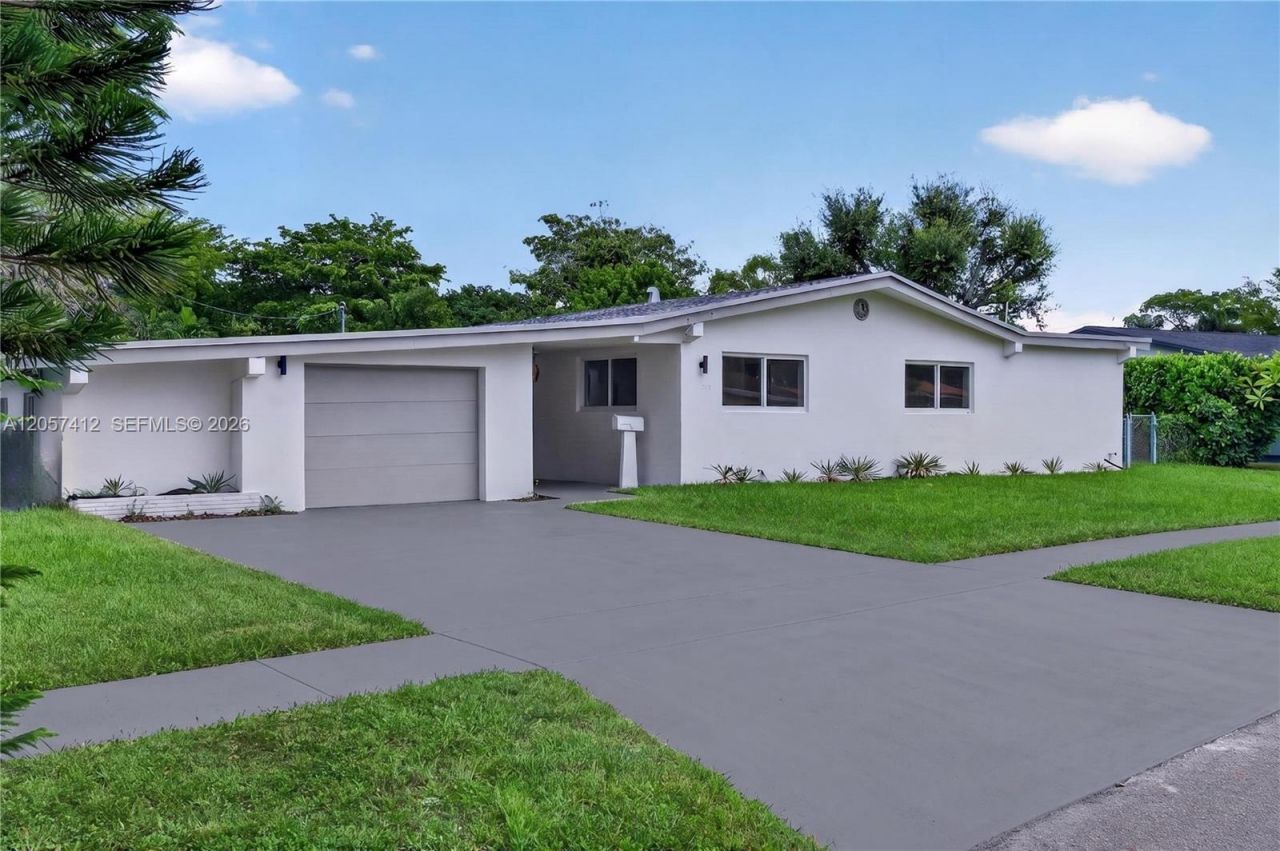 5715 Jackson St , Hollywood, FL 33023 Photo