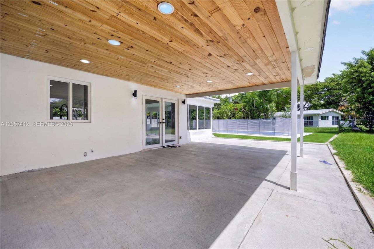 5715 Jackson St , Hollywood, FL 33023 Photo
