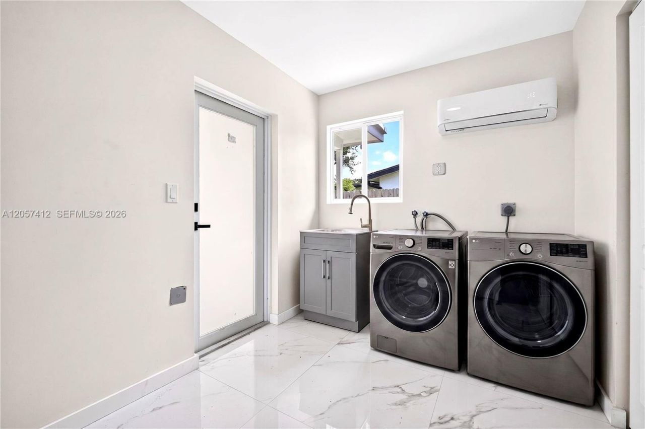 5715 Jackson St , Hollywood, FL 33023 Photo