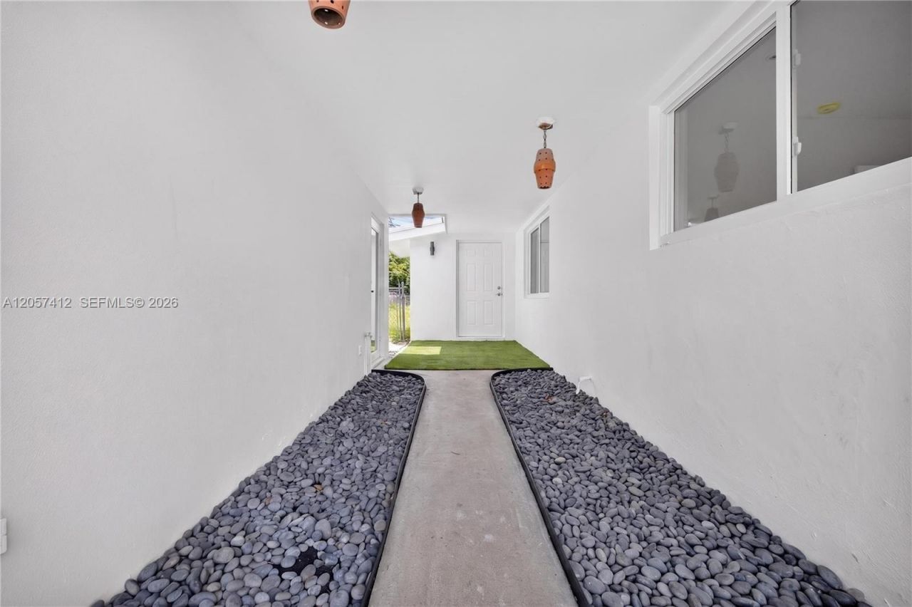 5715 Jackson St , Hollywood, FL 33023 Photo