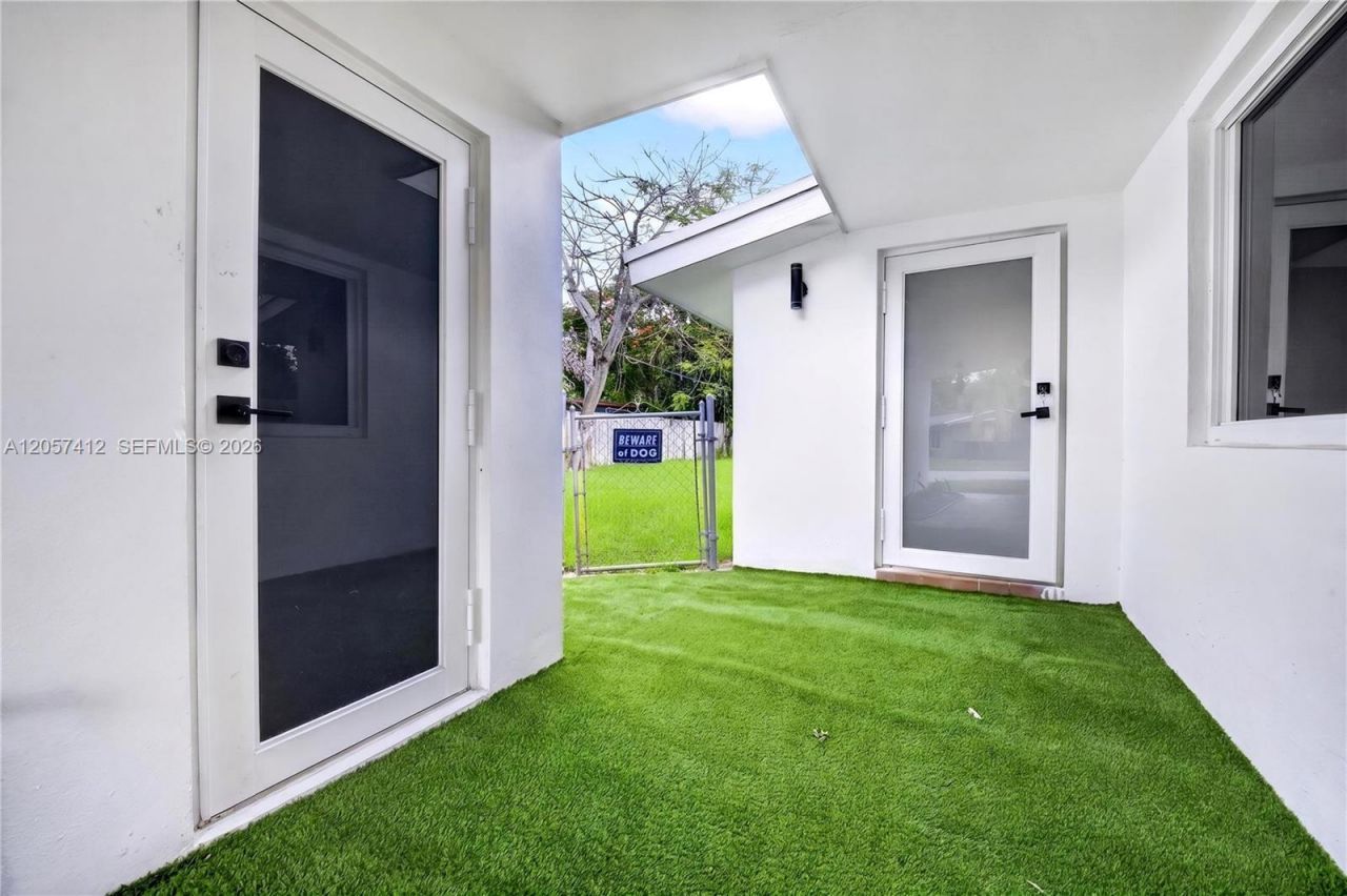 5715 Jackson St , Hollywood, FL 33023 Photo