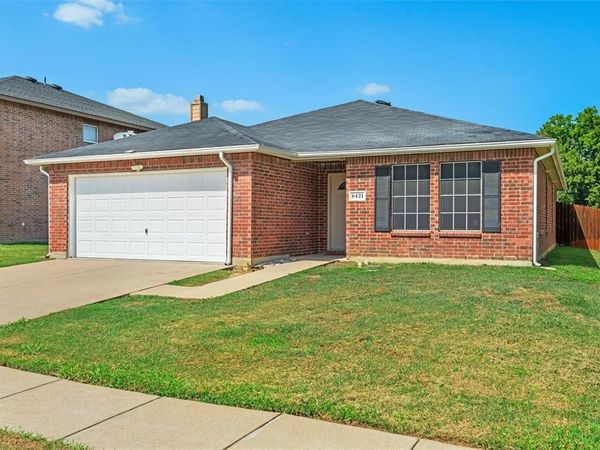 8421 River Bluffs Drive, Arlington, TX 76002