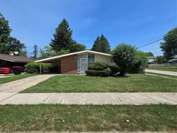 29708 Fairfax Street , Southfield, MI 48076